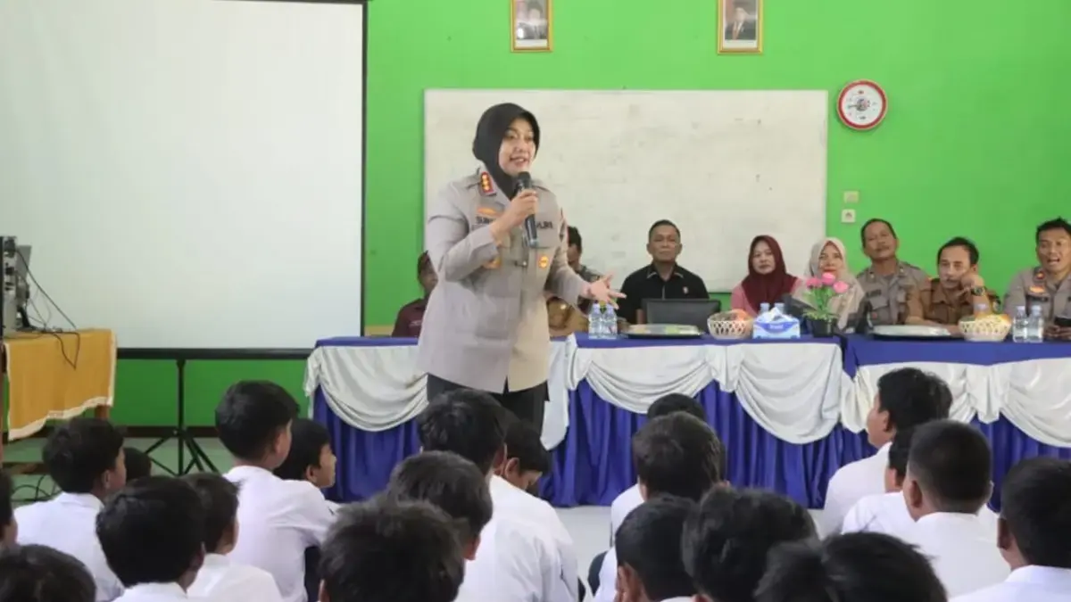 Kapolresta Cirebon Kombes Pol Sumarni SIK SH MH