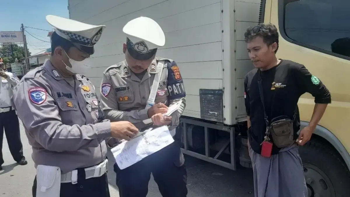 Sepekan Operasi Zebra Lodaya 2025: 1.428 Pelanggaran di Cirebon, Ini Rinciannya! operasi zebra lodaya