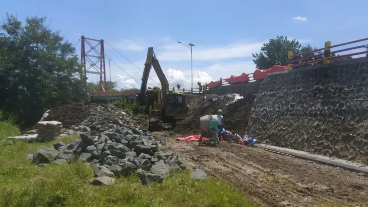 jembatan gantung ambrol