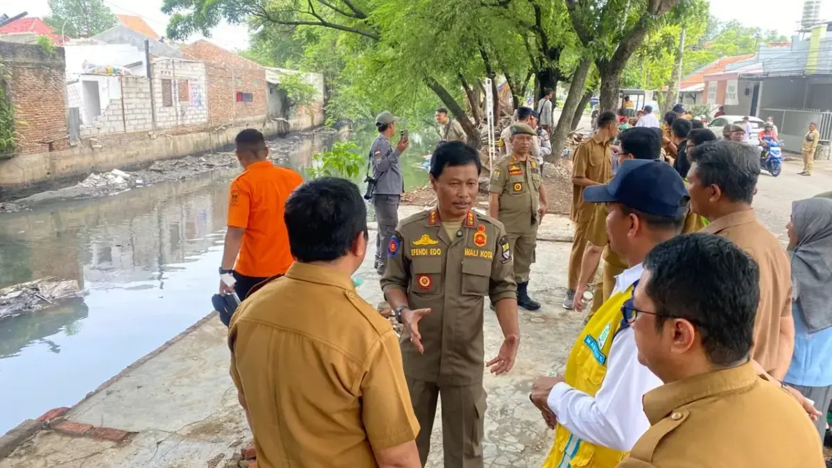 Kawasan Sukalila Ditertibkan, Edo: Kami Tak Menelantarkan Teman-teman Pedagang Edo Memimpin Penertiban Kawasan Sukalila