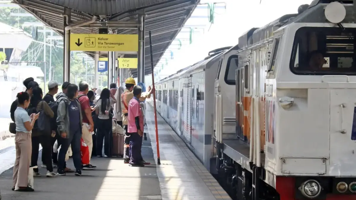 170 Kereta Melintas Setiap Hari di Cirebon, Puncak Arus Nataru 4 Januari 2026 Puncak arus Nataru diprediksi 4 Januari 2026