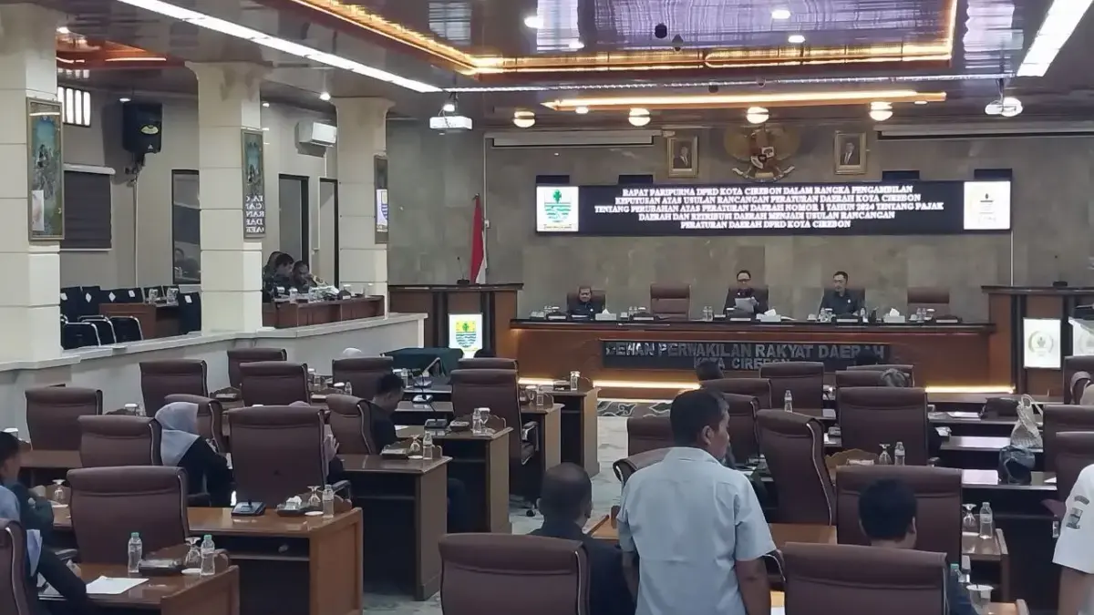 PEMKOT CIREBON RAPAT PARIPURNA