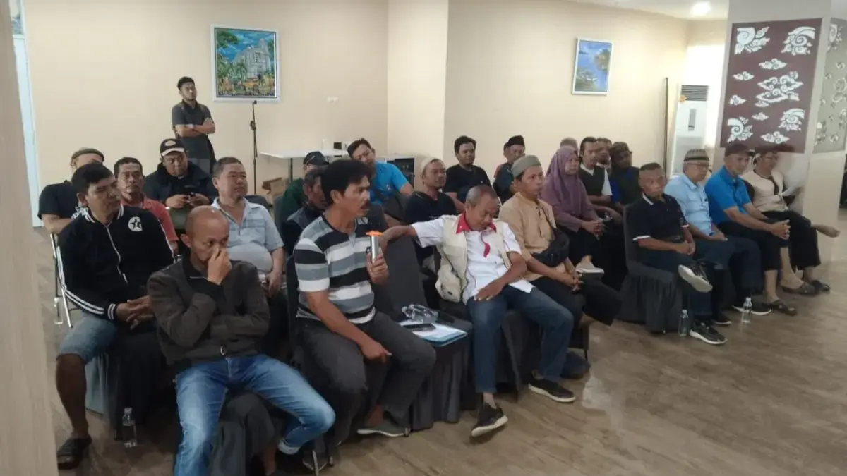 Desak Moratorium Minimarket, Pedagang Tradisional di Kota Cirebon Sambangi Gedung Setda Pedagang pasar tradisional