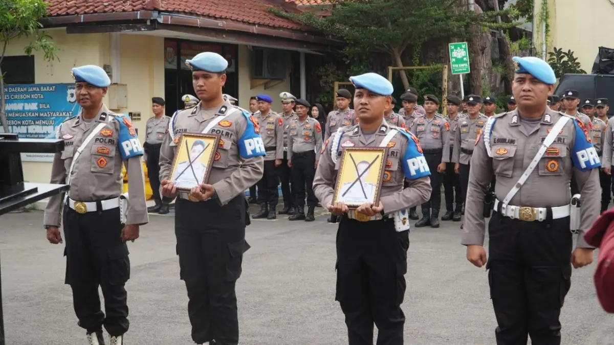 anggota Polres Cirebon