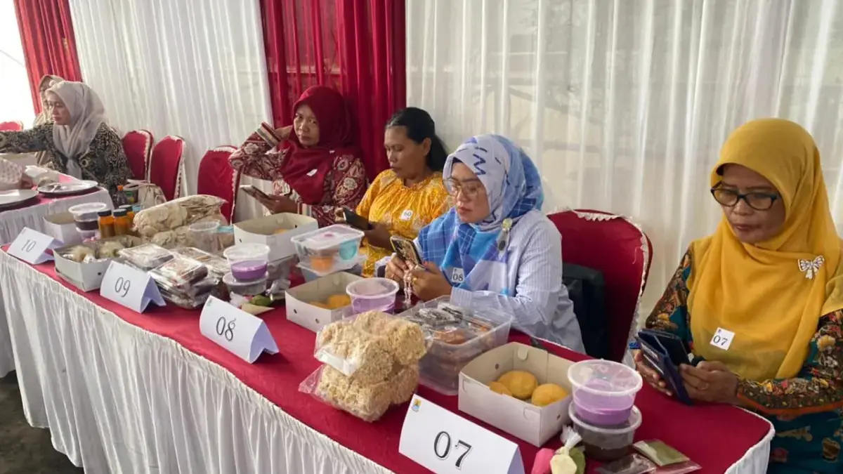 Lomba Kreasi Donat Bermotif Batik Warnai Peringatan Hari Ibu Lomba Kreasi Batik Donat Nusantara