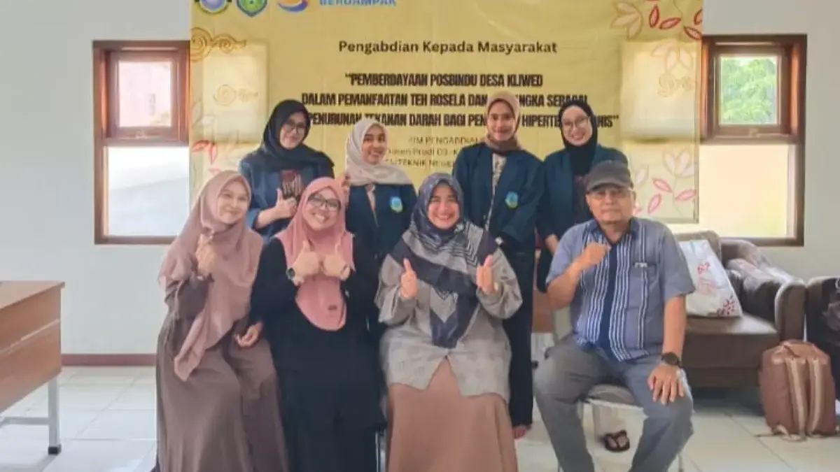 Tim Pengabdian Dosen D3 Keperawatan Polindra Tingkatkan Kesehatan Masyarakat Lewat Posbindu di Desa Kliwed Keperawatan Polindra