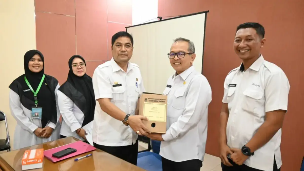 Hadi Suryaningrat SSos Asisten Administrasi Umum Setda Kabupaten Cirebon