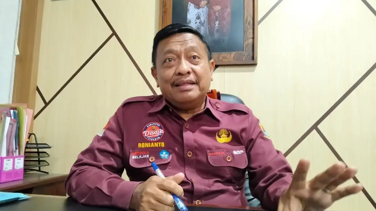 Kepala Dinas Pendidikan Kabupaten Cirebon Ronianto