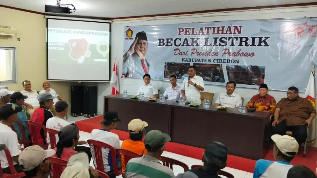 100 Tukang Becak di Cirebon Dilatih Operasikan Becak Listrik Bantuan Presiden Prabowo DPC Partai Gerindra Kabupaten Cirebon