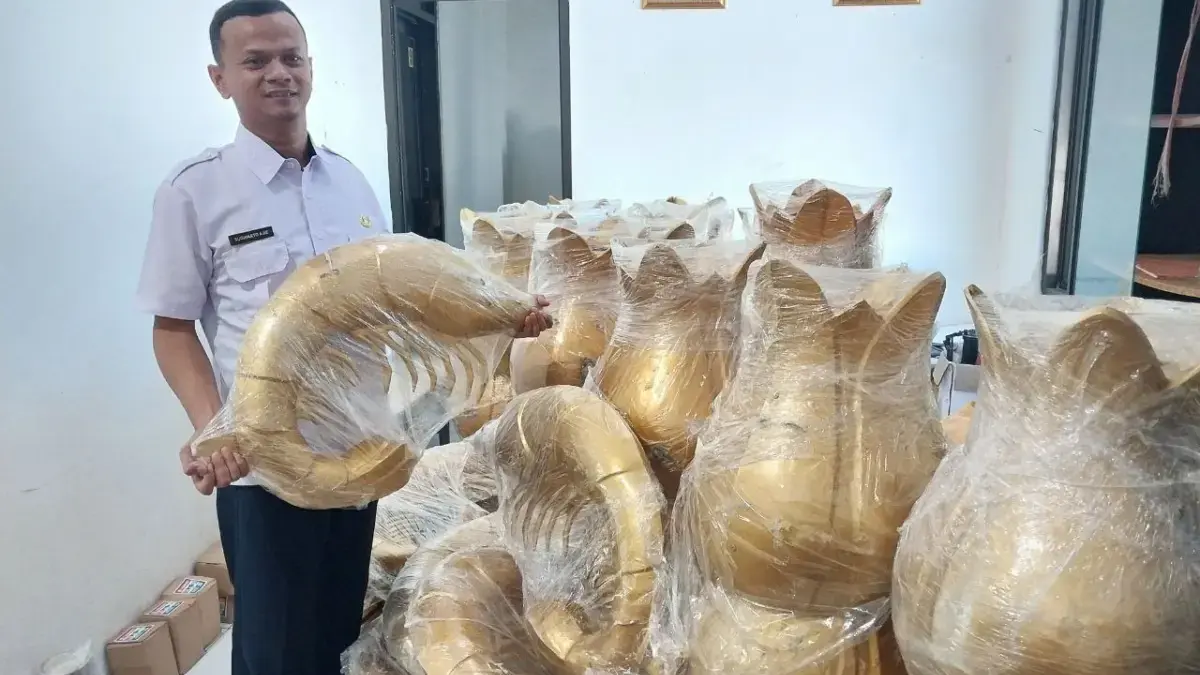 PJU di trotoar Jalan Kartini