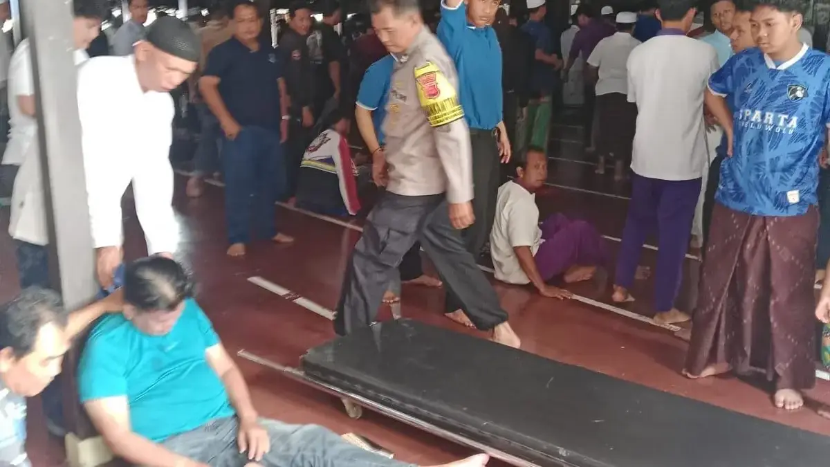 Masjid Sang Cipta Rasa Geger, Ada Jamaah Meninggal saat Khutbah jamaah masjid sang cipta rasa meninggal