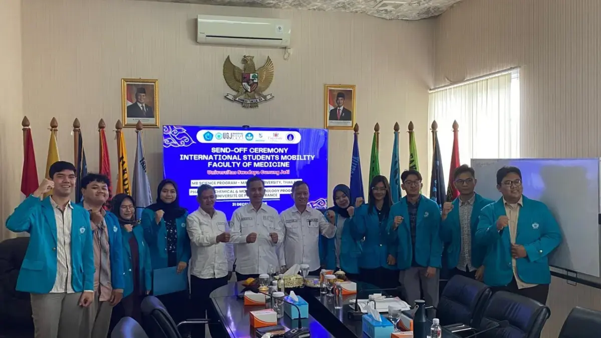 Rektor UGJ Prof Dr Ir Achmad Faqih