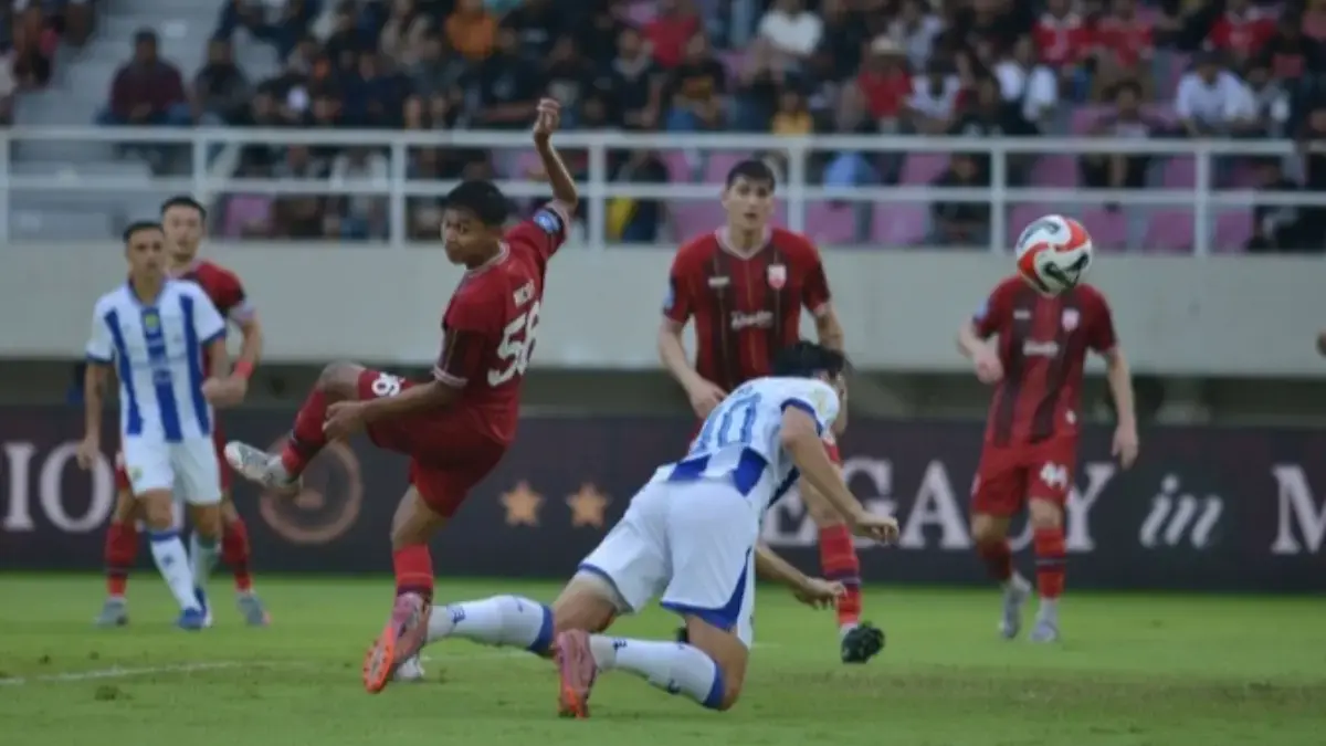 Persib Amankan Puncak Klasemen, Menang Tipis dari Persis Solo