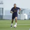 Layvin Kurzawa.