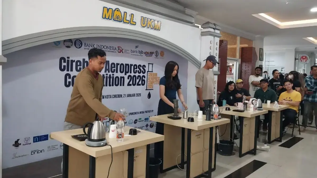 Dari Secangkir Kopi, Cirebon Meracik Masa Depan UMKM meracik kopi
