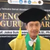 Prof Jaka Sulaksana SP MSi PhD dikukuhkan sebagai guru besar Universitas Majalengka (Unma) dalam sidang terbuk