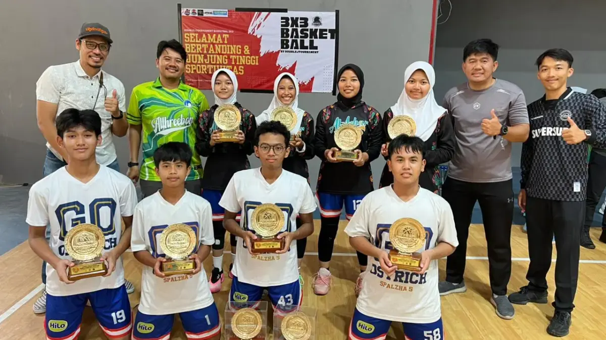 Tim Basket SMP Islam Al Azhar 5 Cirebon Raih Prestasi di Turnamen 3x3 Kota Cirebon tim basket SMP Islam Al Azhar 5 Cirebon