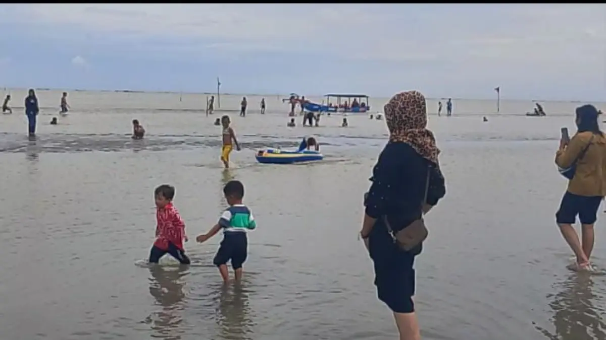 Pantai Kasih Karangsong