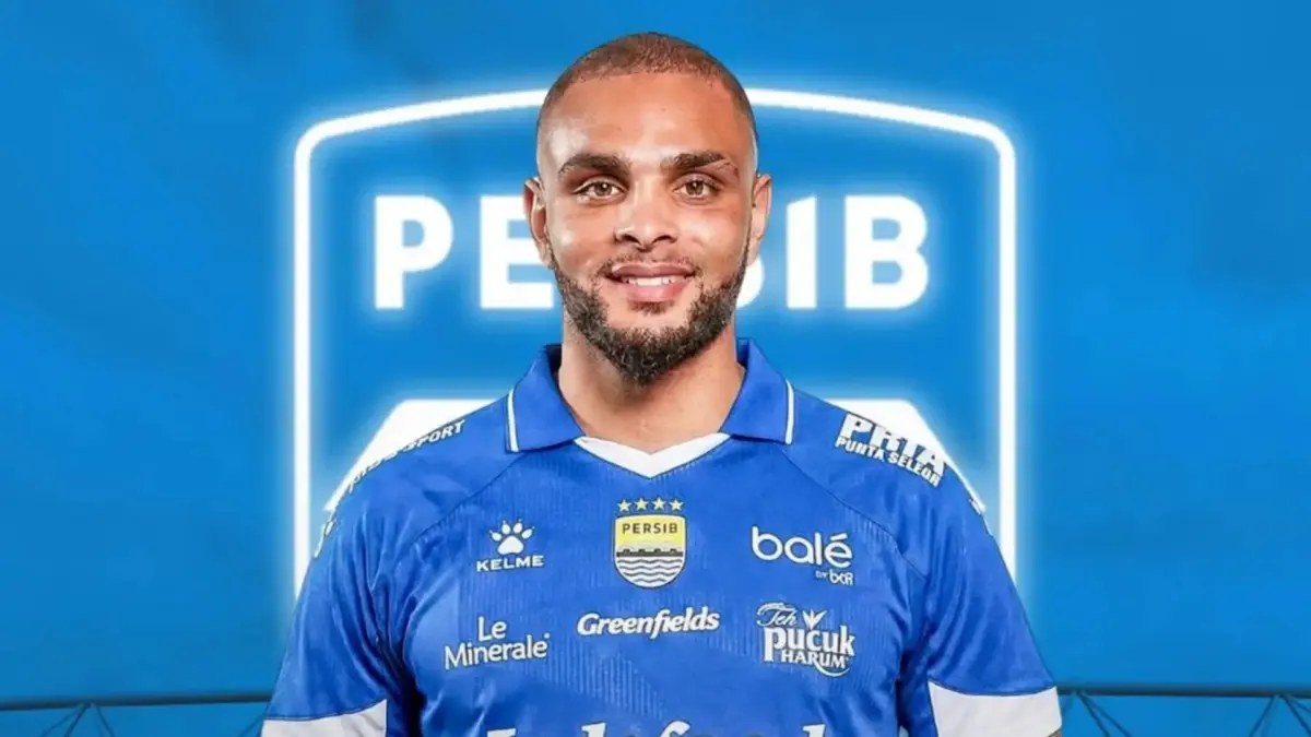 PERSIB Layvin Kurzawa