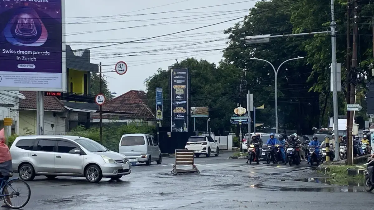 jalan berlubang
