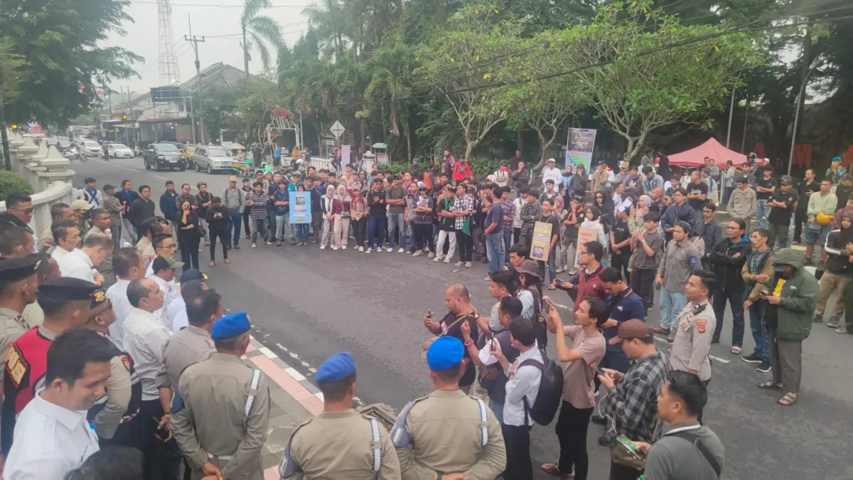 penyadapan getah pinus
