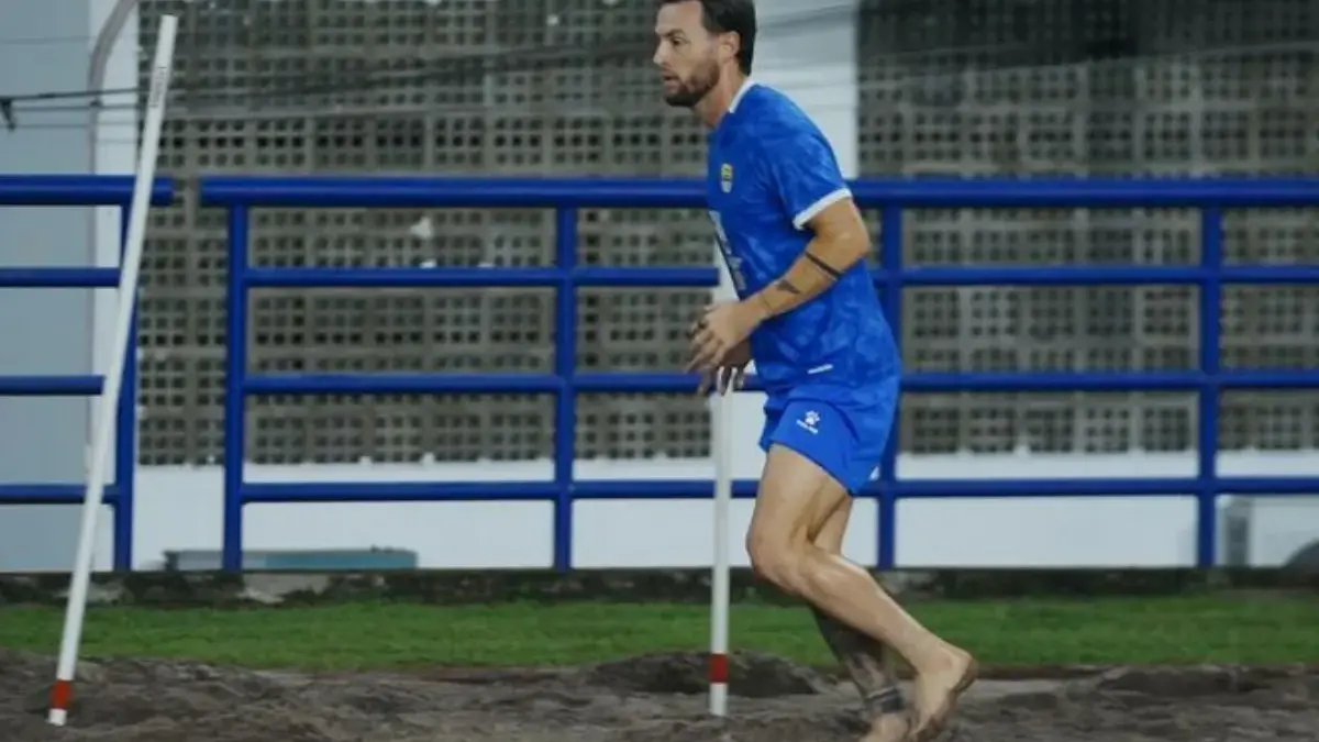 Persib Dapat Kabar Baik! Marc Klok Kembali Latihan, Siap Tampil di Putaran Kedua Marc Klok