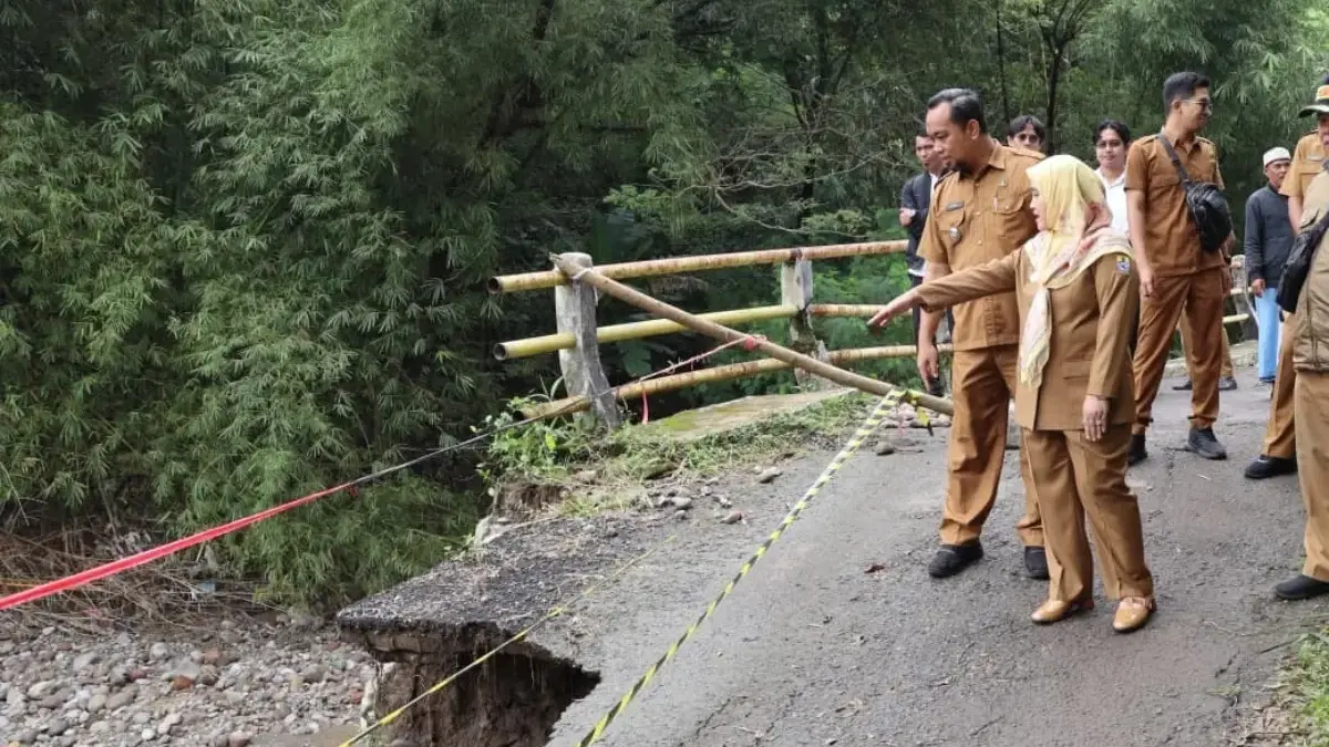 Masih di Kota Cirebon, Jembatan Lebakngok Rusak Parah jembatan Lebakngok