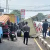 truk kecelakaan di kanggraksan cirebon
