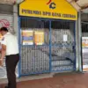 Suasana Kantor Bank Cirebon Mulai Lengang