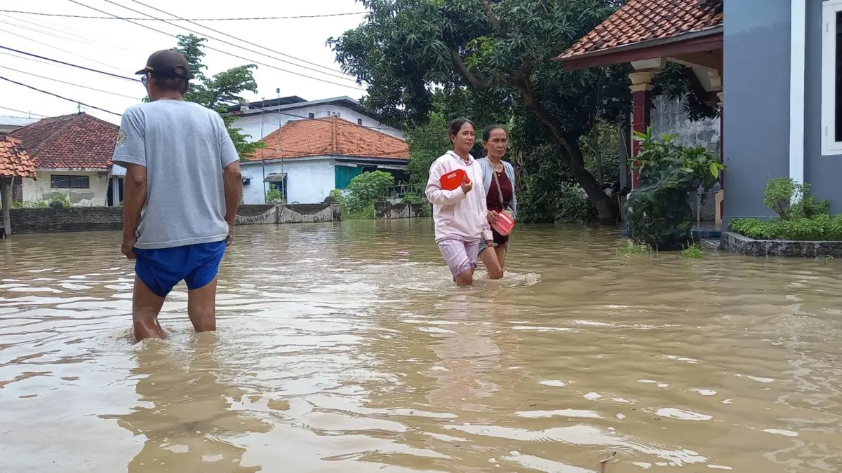 Warga Masih Harus Waspada Perubahan Cuaca Cirebon Banjir