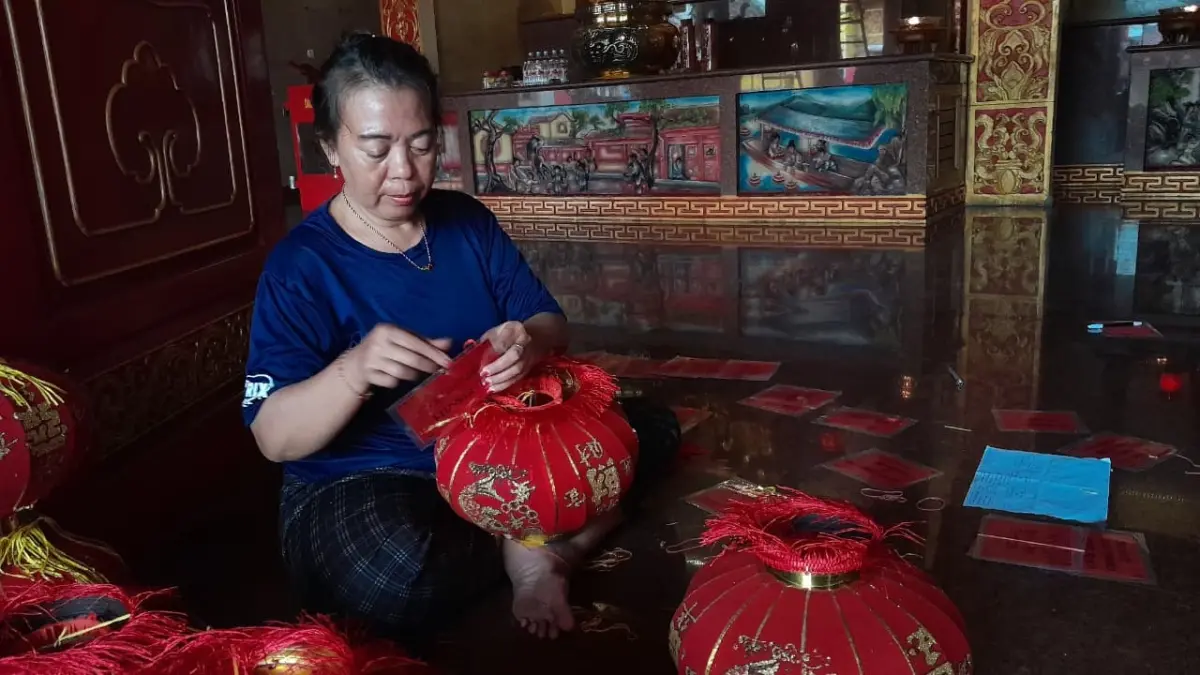 Lampion Kiriman Umat; Bandung hingga Palembang