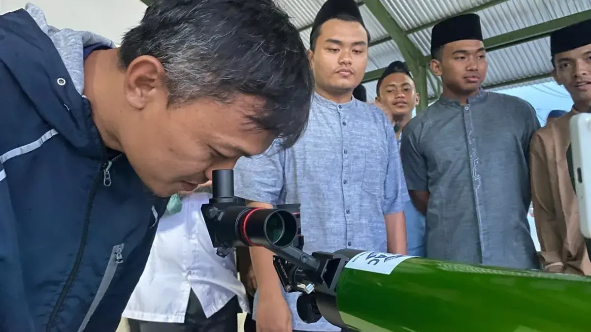 Pemantauan hilal di Pantai Baro