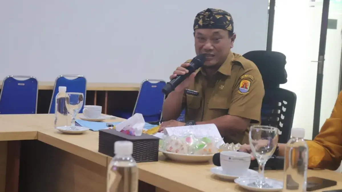 Kepala Diskominfo Kabupaten Cirebon Bambang Sudaryanto SH MH