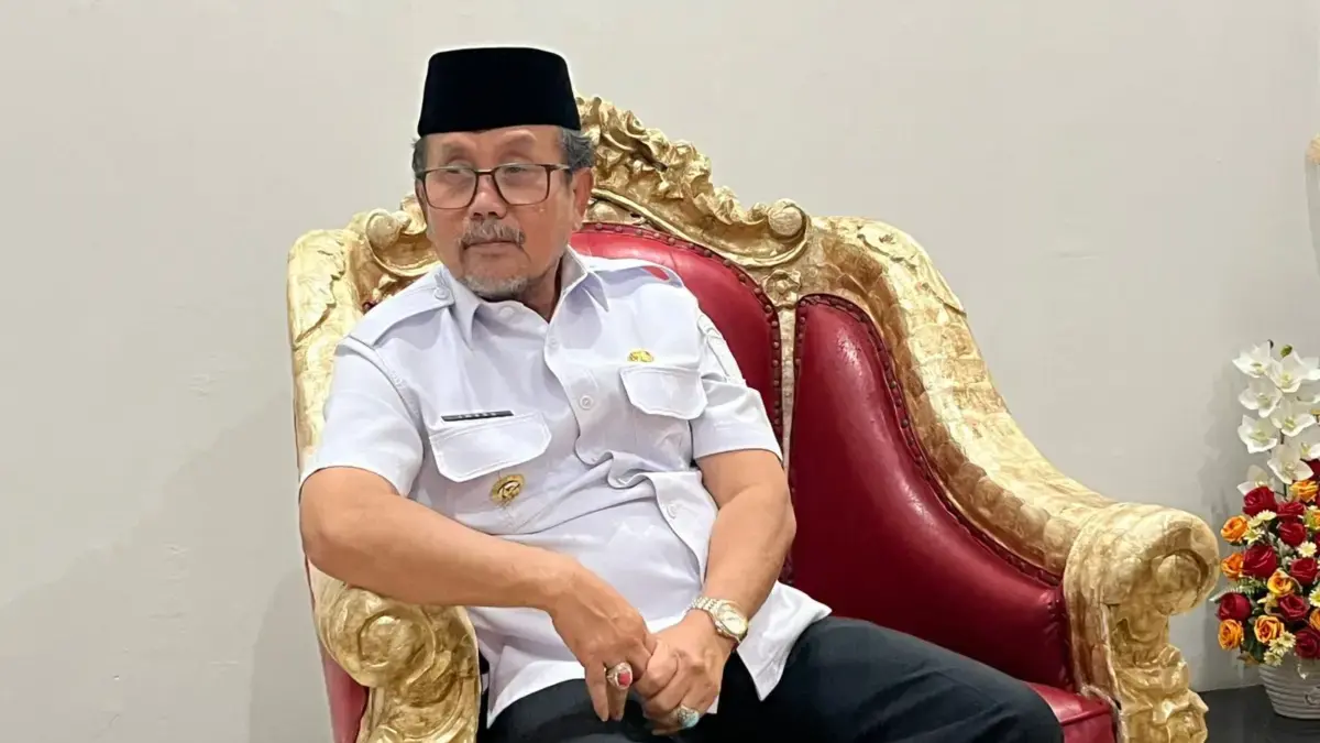 Bupati Cirebon Drs H Imron MAg