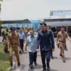 Polemik yang terjadi di tubuh Perusahaan Air Minum Daerah (Perumdam) Tirta Darma Ayu Kabupaten Indramayu mengu