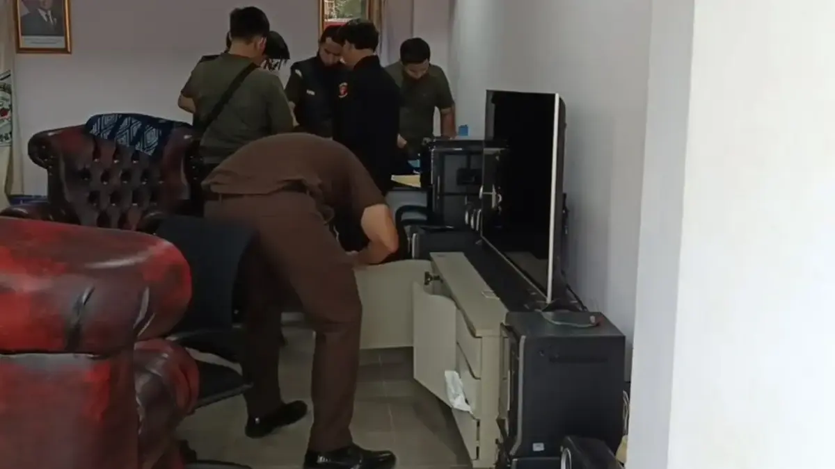 kejari majalengka geledah kantor koni