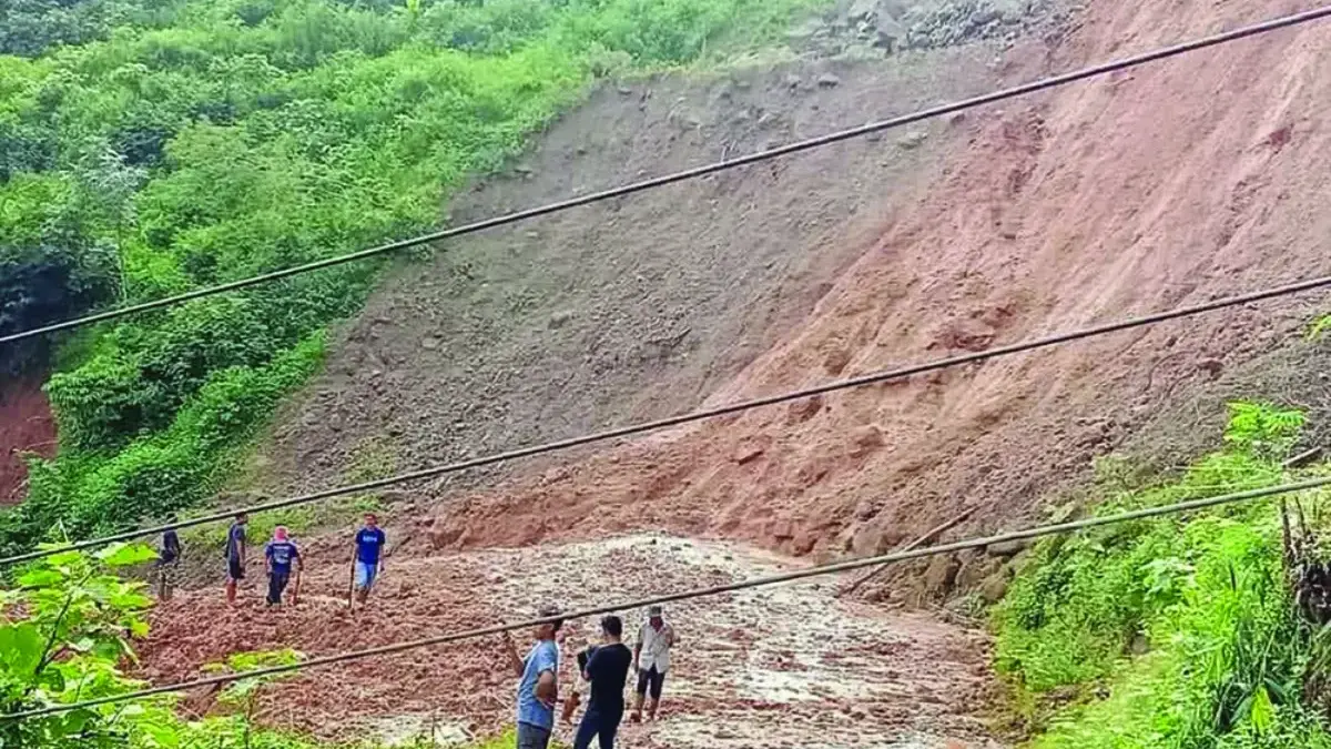 BENCANA: Hujan deras yang mengguyur wilayah selatan Kabupaten Majalengka pada Senin malam (23/3/2026) memicu s