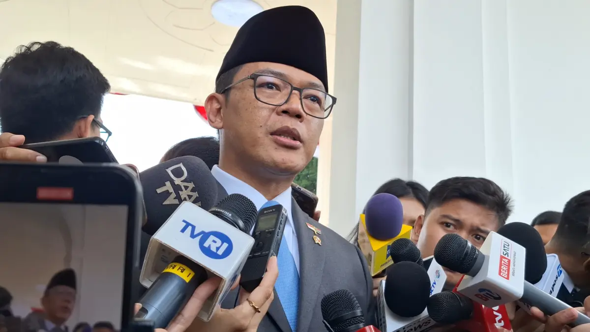 Menteri Luar Negeri Sugiono