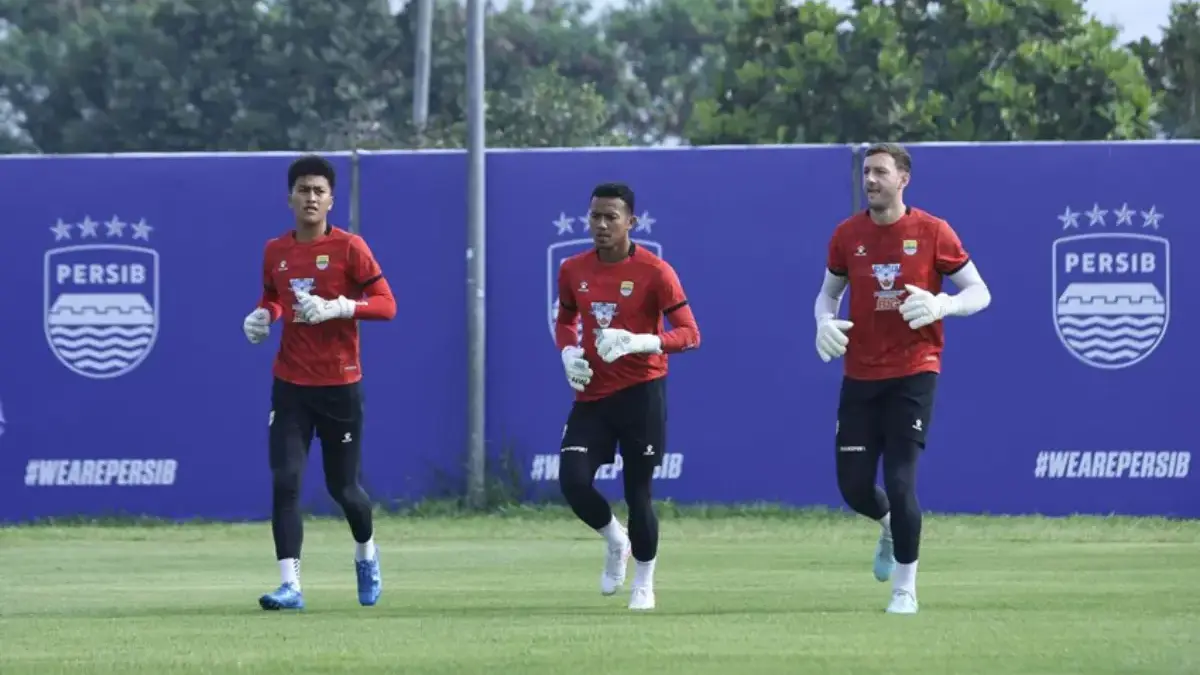 Penjaga gawang Persib Bandung