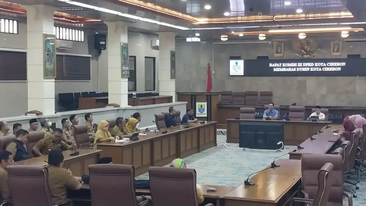 150 Ribu Warga Cirebon Masuk Desil 1–4 DTSEN, Masih Tergantung Bansos Rapat kerja Komisi III DPRD Kota Cirebon