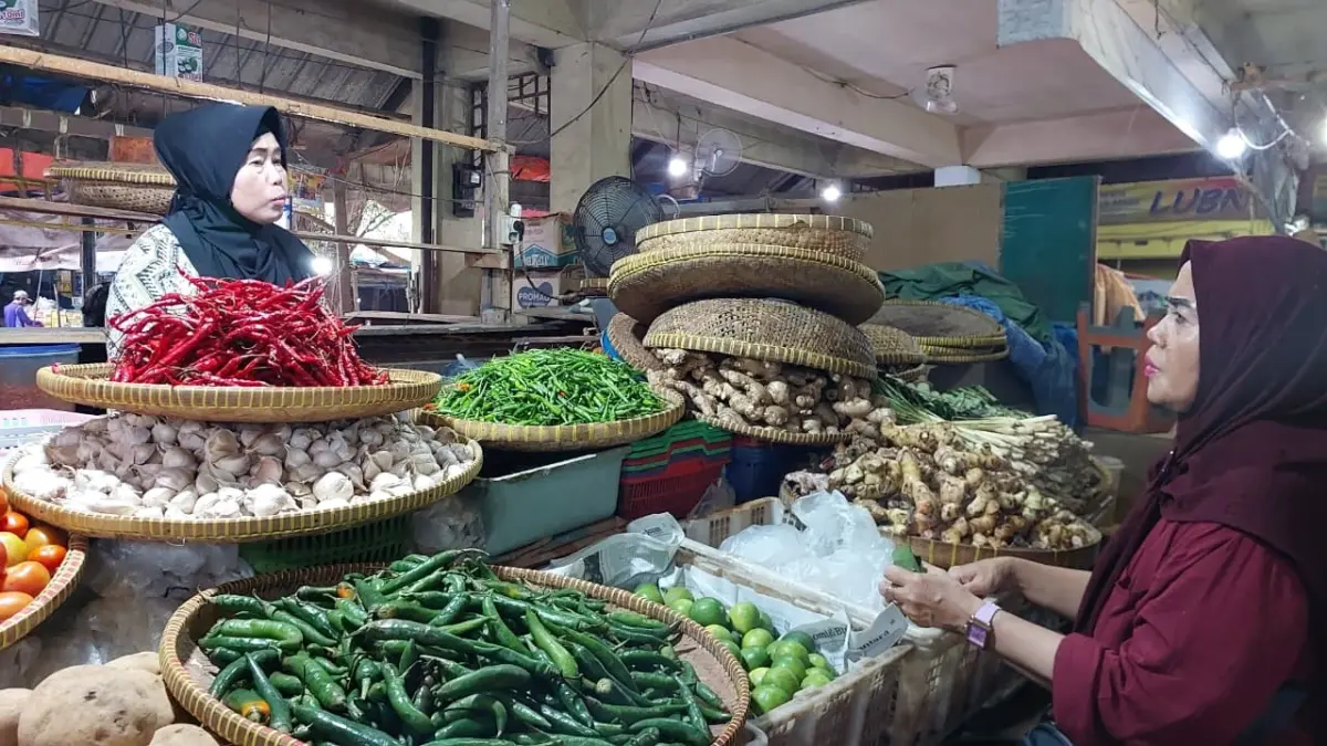 Harga Bumbu Dapur di Pasar Tradisional Menjelang Lebaran Merangkak Naik, Cabai Rawit Merah Tembus Rp120 Ribu Harga Bumbu Dapur di Pasar Tradisional Jelang Lebaran