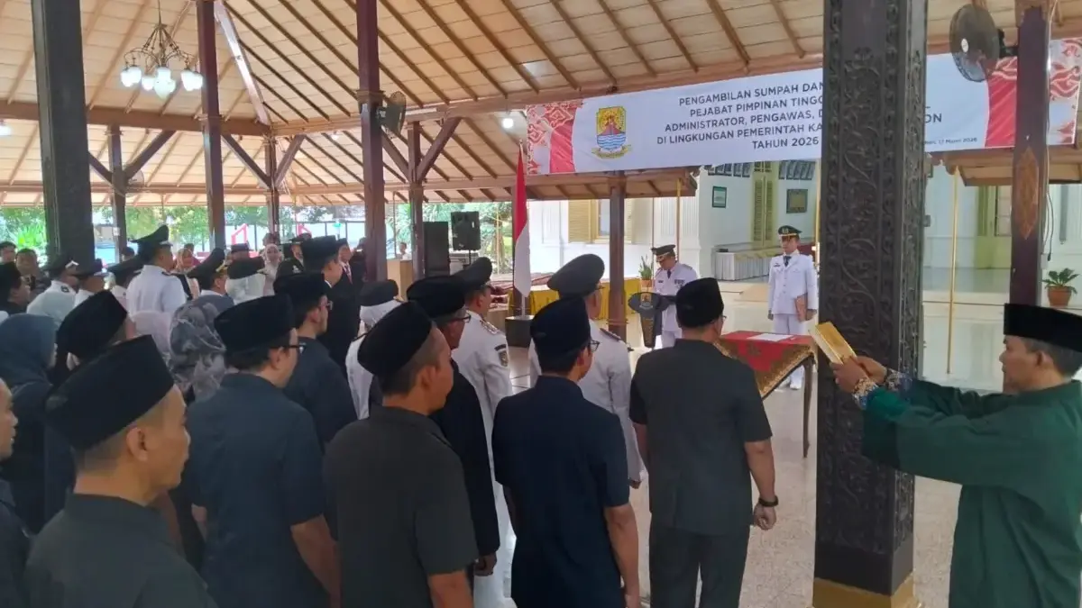 Bupati Cirebon Drs H Imron Mag Gelar Mutasi