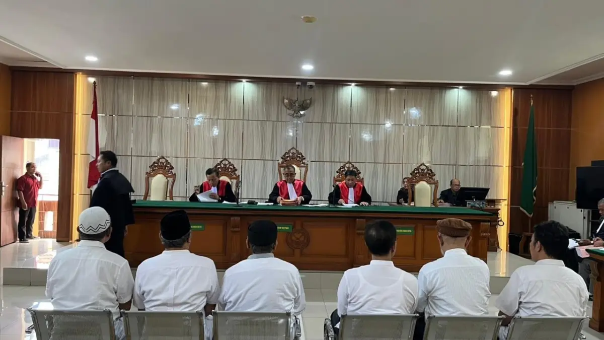 Dari Sidang Lanjutan Kasus Gedung Setda Kota Cirebon, Azis Tepis Keterangan Saksi, Sebut Tak Ada Tekanan Azis Tepis Keterangan Saksi