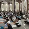 salat id masjid agung sumber