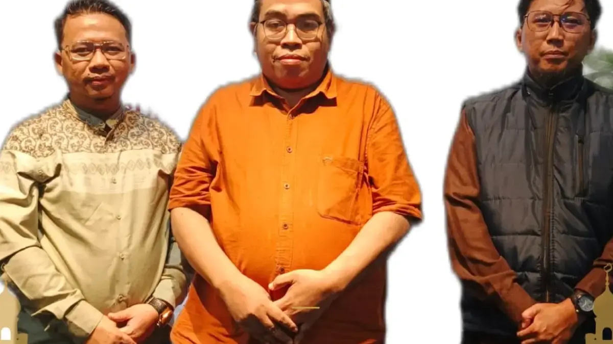 Pengusaha Muda Arif Bagus Hadiri Bukber Komunitas BKL, Perkuat Silaturahmi dengan Para Sesepuh Cirebon HADIR: Pangeran Raja Abdul Gani Natadiningrat Dekarangga (tengah) bersama Kepala Bidang Pendidikan, Kesehatan,