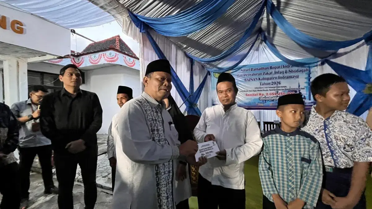 baznas indramayu salurkan zakat