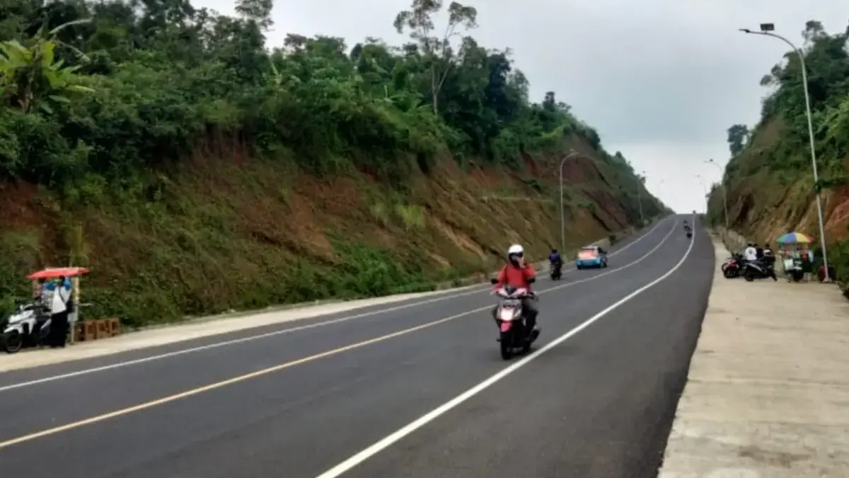 jalan lingkar sampora kadugede