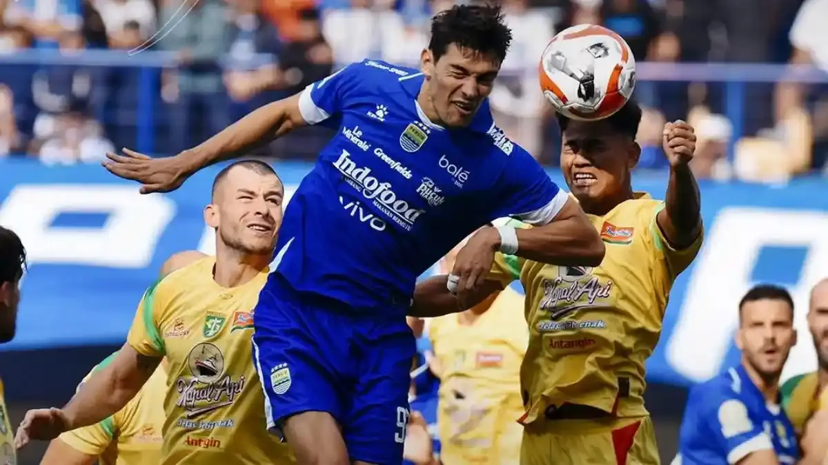 Persebaya vs Persib di Gelora Bung Tomo, Bojan Hodak Optimistis Maung Bandung Bawa Pulang Poin persib v persebaya di GBLA.jpg