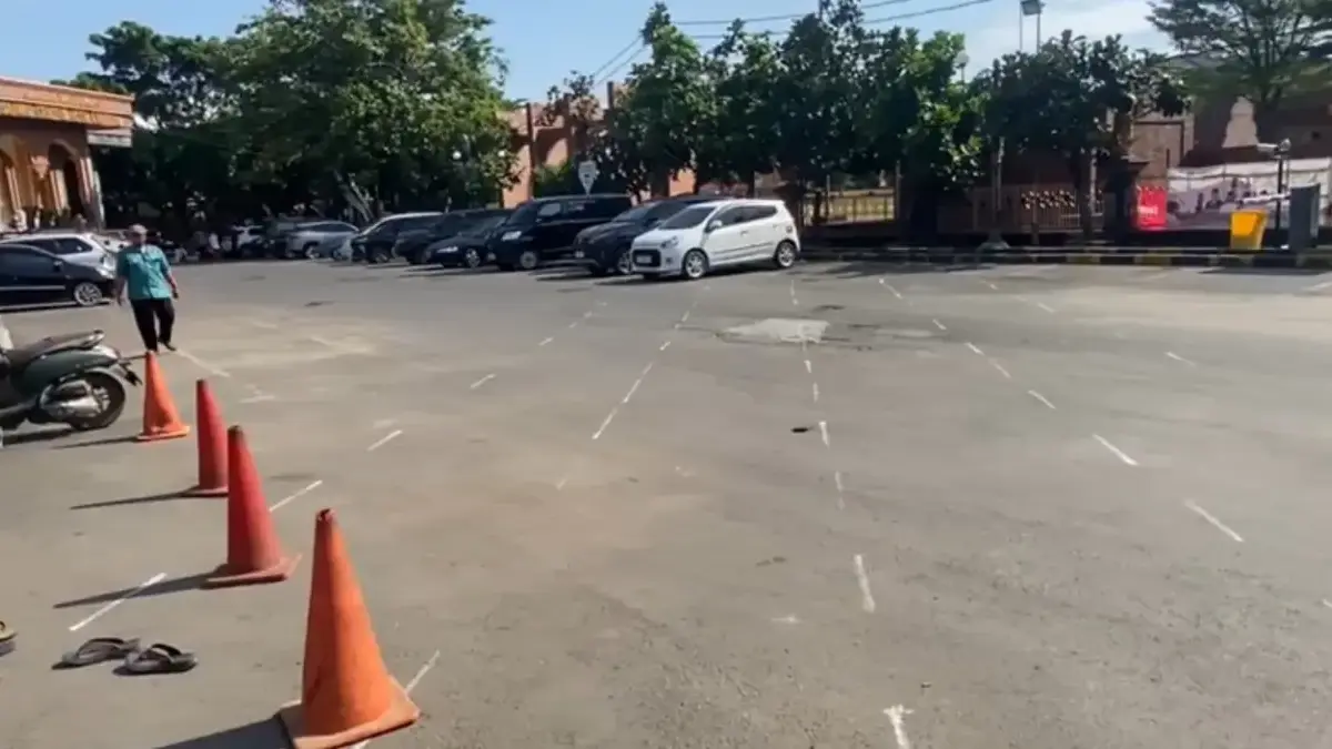 salat id masjid raya at taqwa cirebon