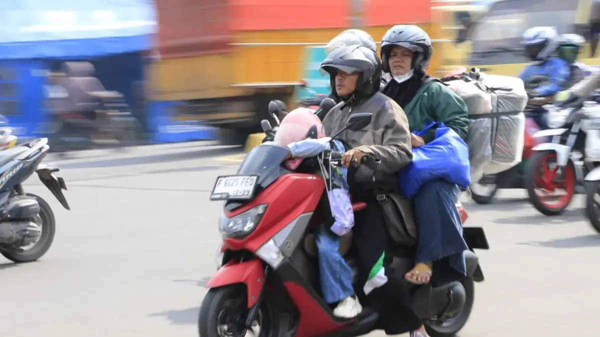 pedagang di jalur mudik